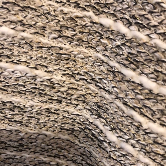 Zara bell sleeve top✨ - Picture 2 of 8